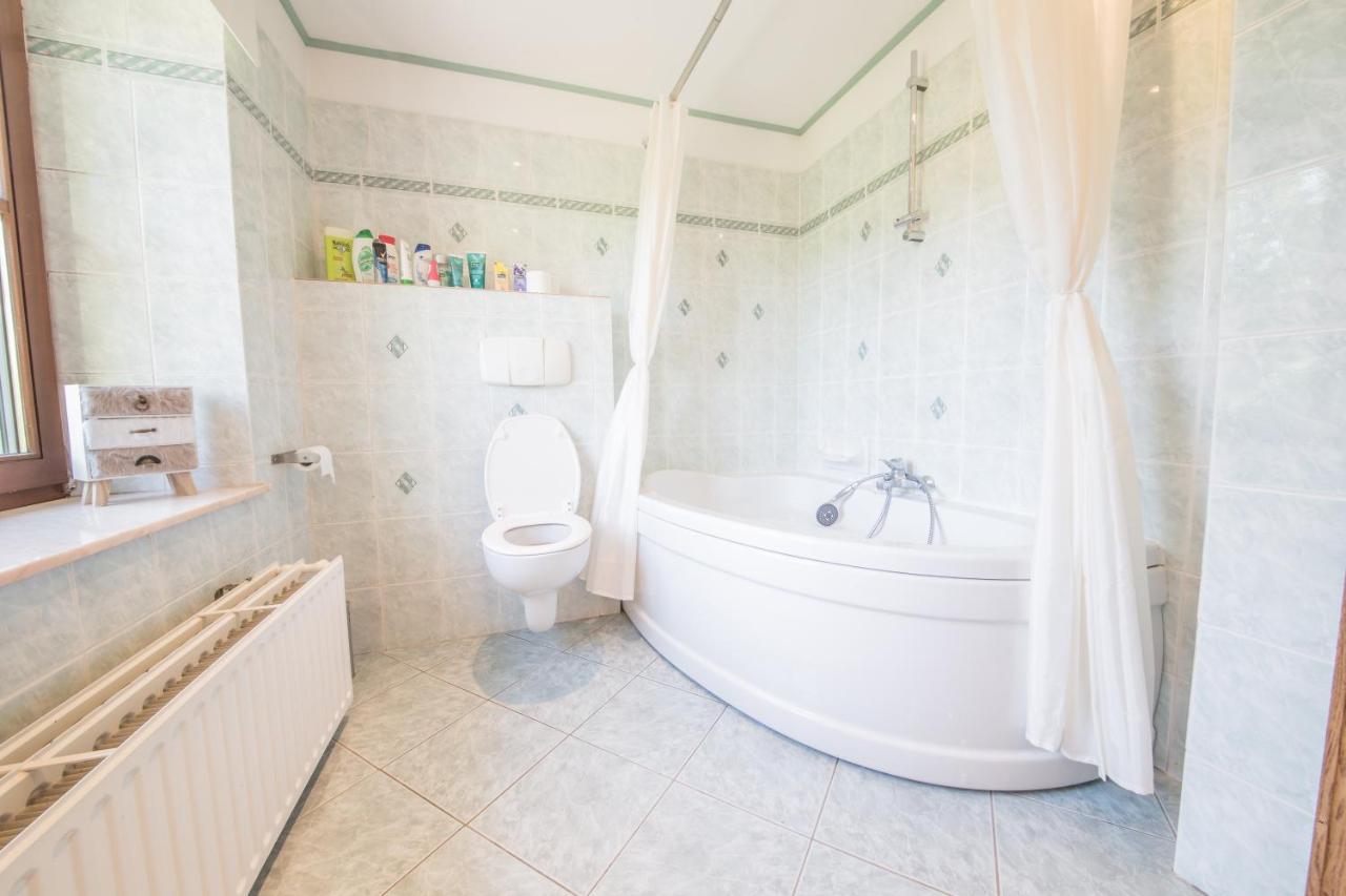 Le Longueville دربي المظهر الخارجي الصورة